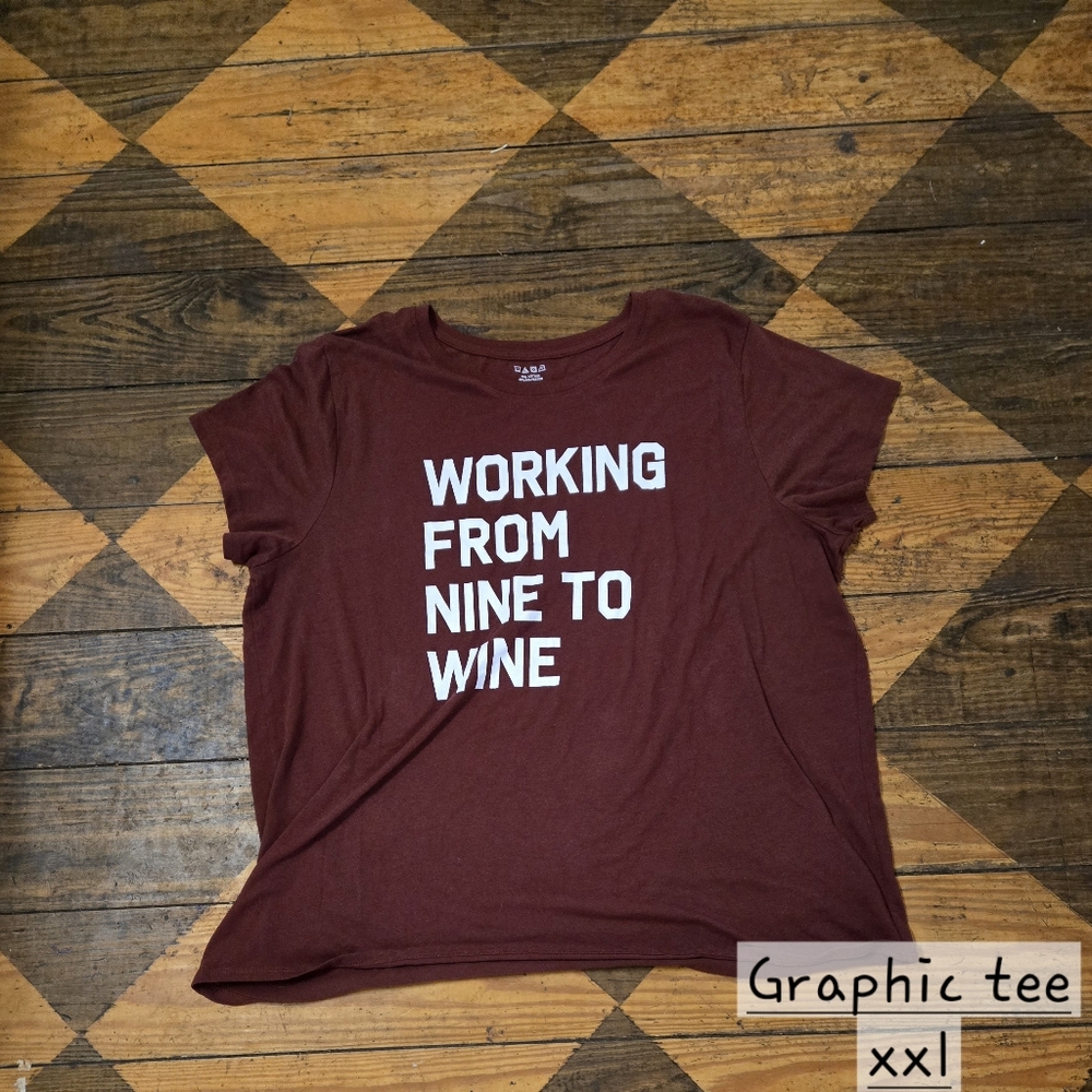 Women's graphic tee